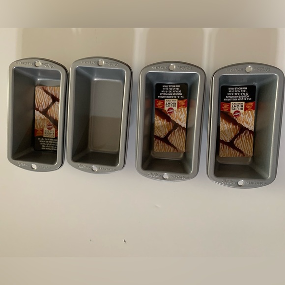 Wilton Recipe Right Non-Stick Mini Loaf Pan Set - Picture 3 of 5